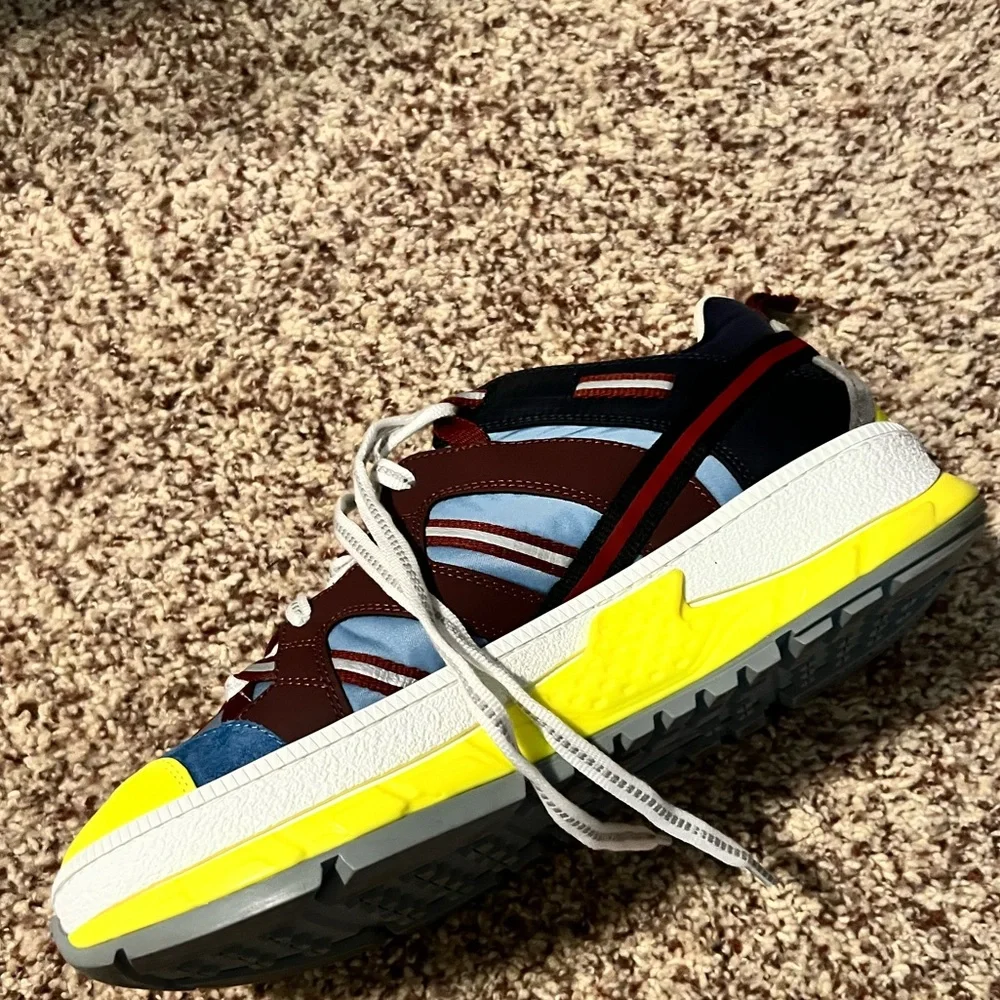 Burberry Sneakers - Picture 2 of 4
